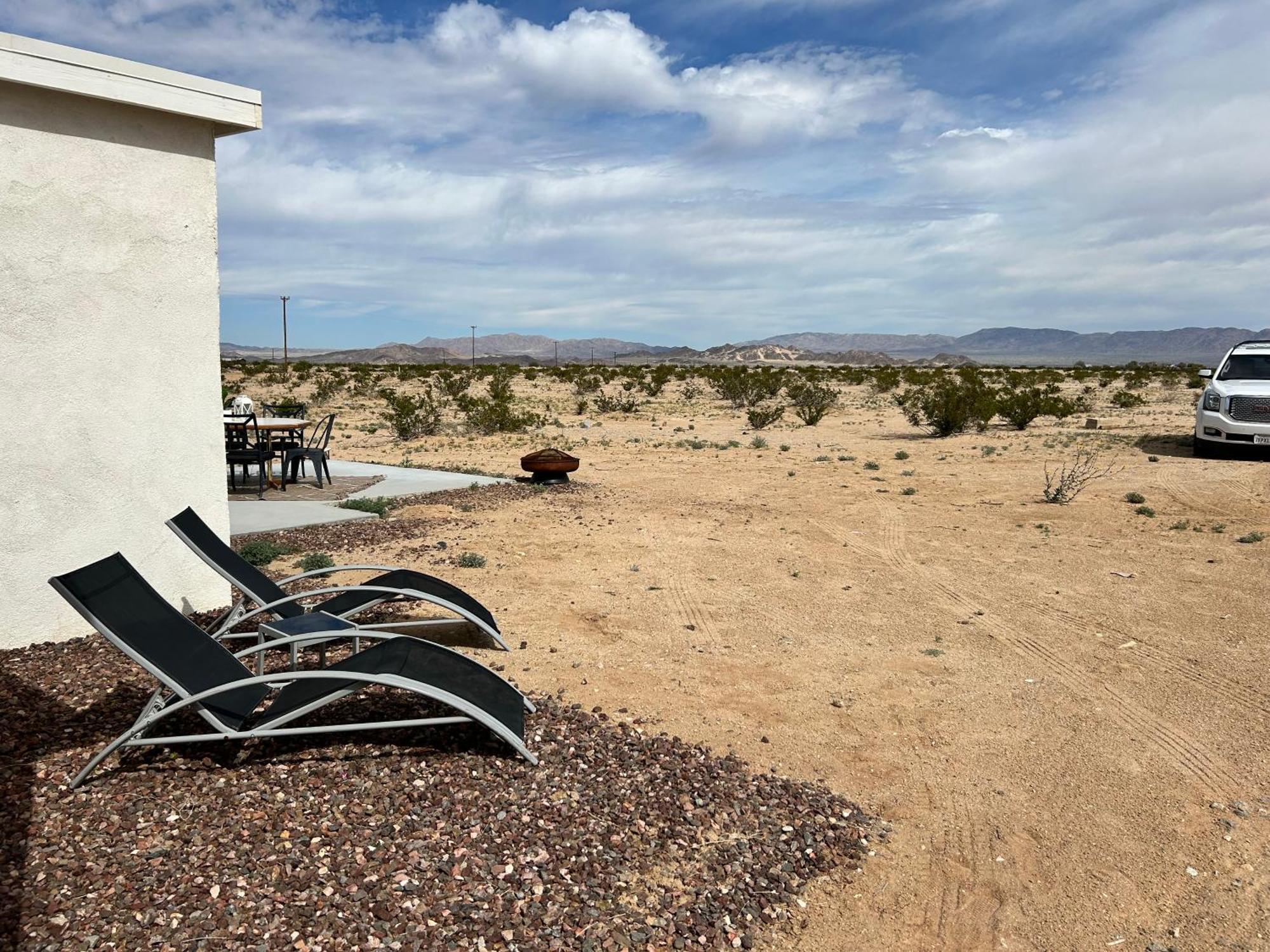 Serene Modern Home Backdoor With Great Wifi, Games, Movies, Patio Seating And Bbq Easy Access To North Joshua Tree National Park In 10 Minutes Twentynine Palms Exterior foto