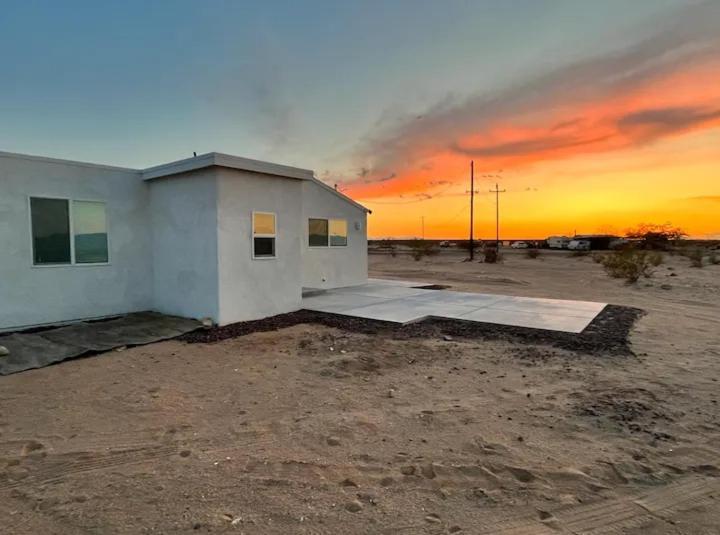 Serene Modern Home Backdoor With Great Wifi, Games, Movies, Patio Seating And Bbq Easy Access To North Joshua Tree National Park In 10 Minutes Twentynine Palms Exterior foto