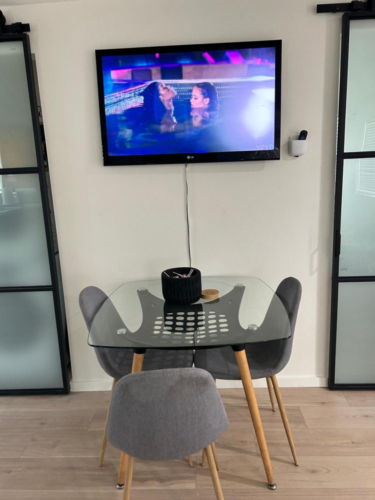 Serene Modern Home Backdoor With Great Wifi, Games, Movies, Patio Seating And Bbq Easy Access To North Joshua Tree National Park In 10 Minutes Twentynine Palms Exterior foto